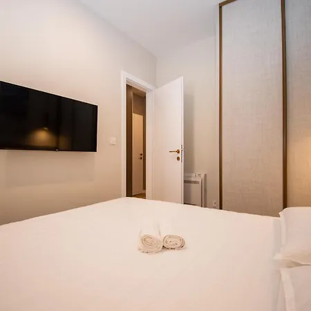 Jugo I Maestral Vodice