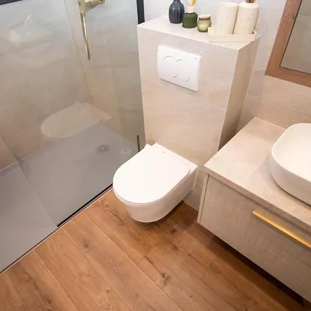 Jugo I Maestral Apartment *