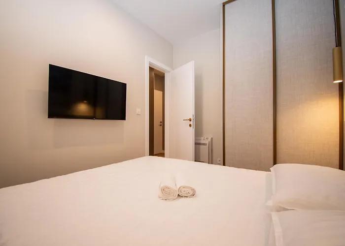 Jugo I Maestral Vodice