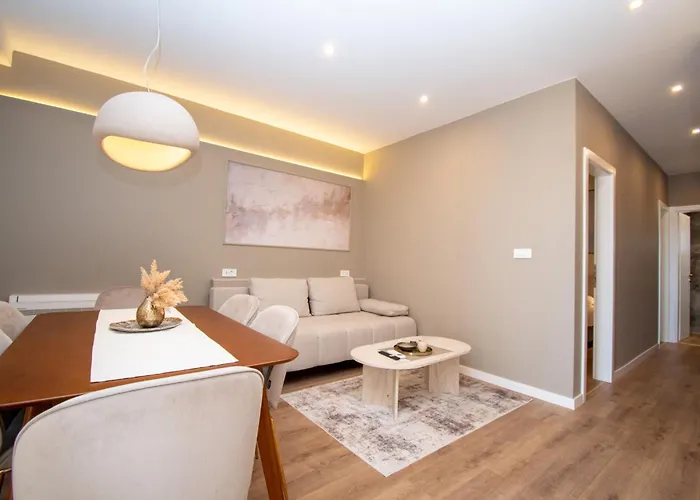 Jugo I Maestral Vodice