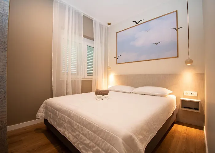 Jugo I Maestral Apartment *