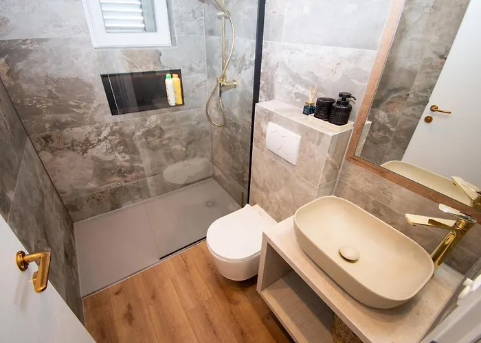 Jugo I Maestral * Водице